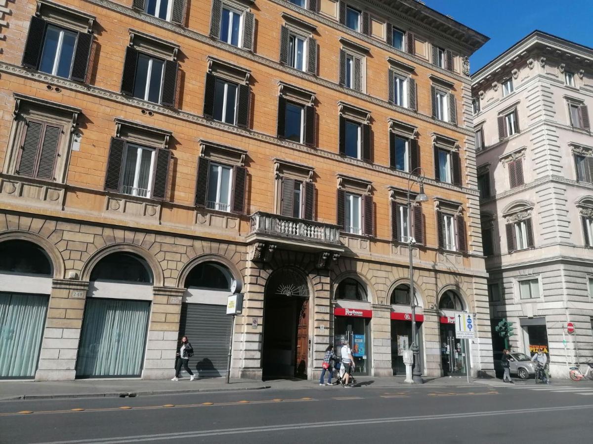 Vittorio Emanuele By Halldis Рим Экстерьер фото